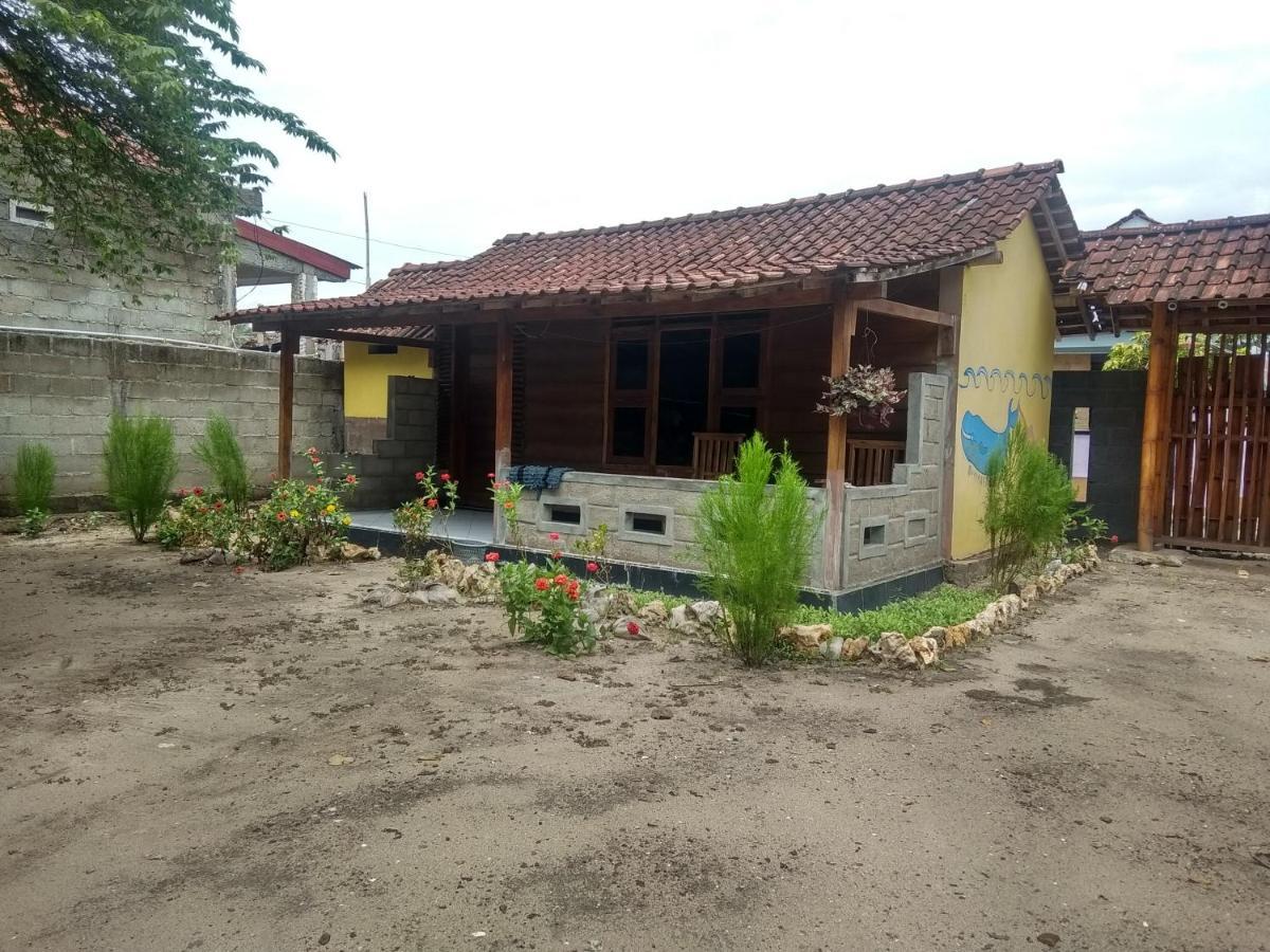 Kalak Harry'S Ocean House Watukarung Homestay מראה חיצוני תמונה