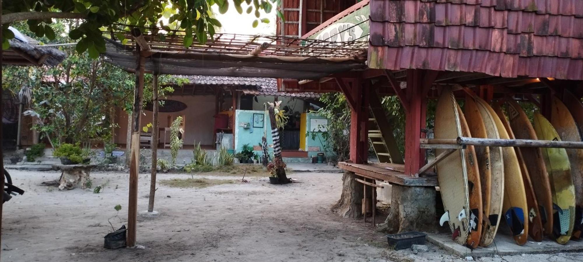 Kalak Harry'S Ocean House Watukarung Homestay מראה חיצוני תמונה