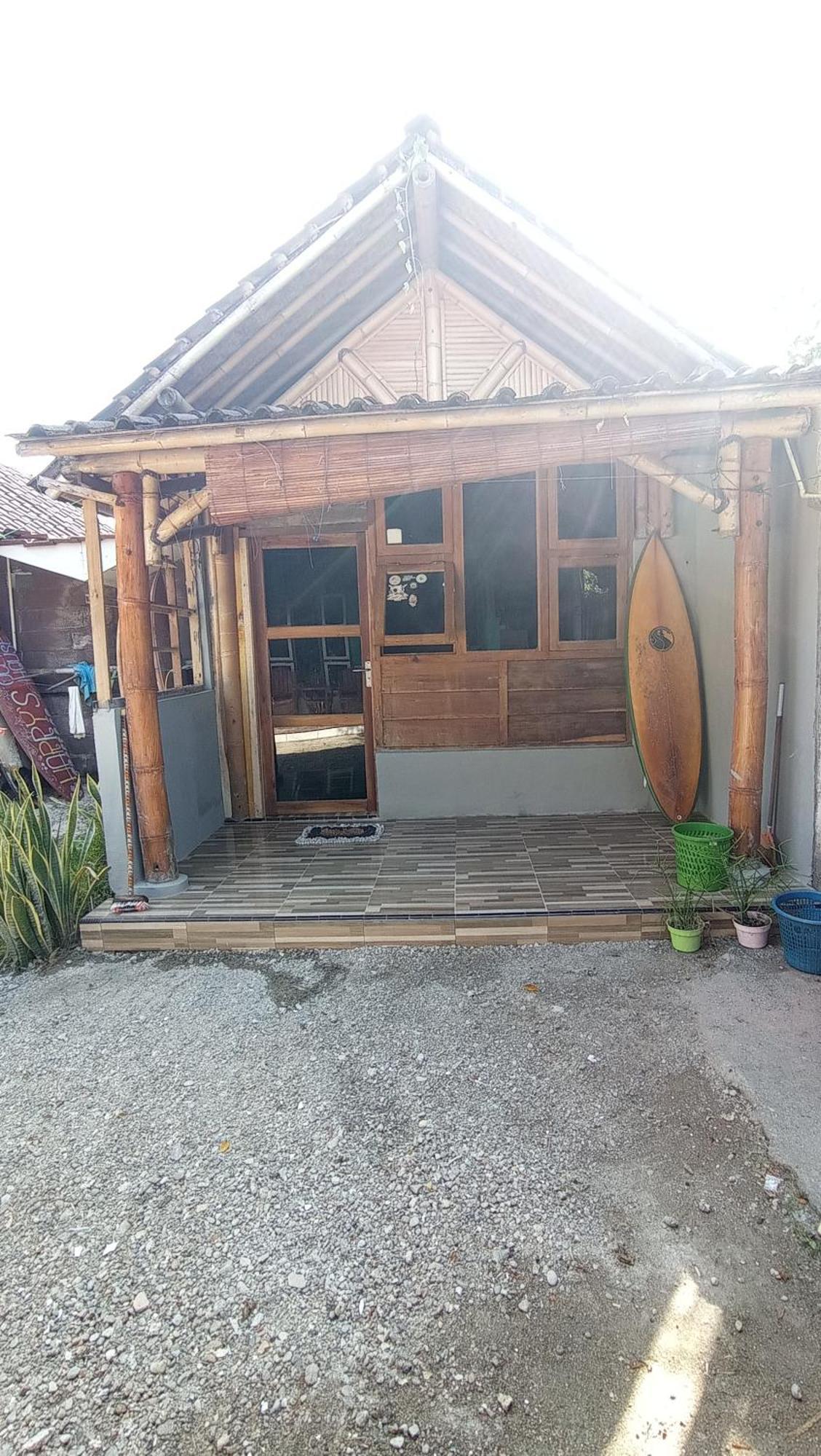 Kalak Harry'S Ocean House Watukarung Homestay חדר תמונה