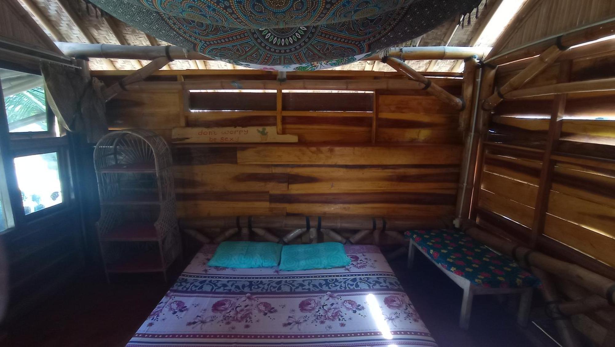 Kalak Harry'S Ocean House Watukarung Homestay חדר תמונה