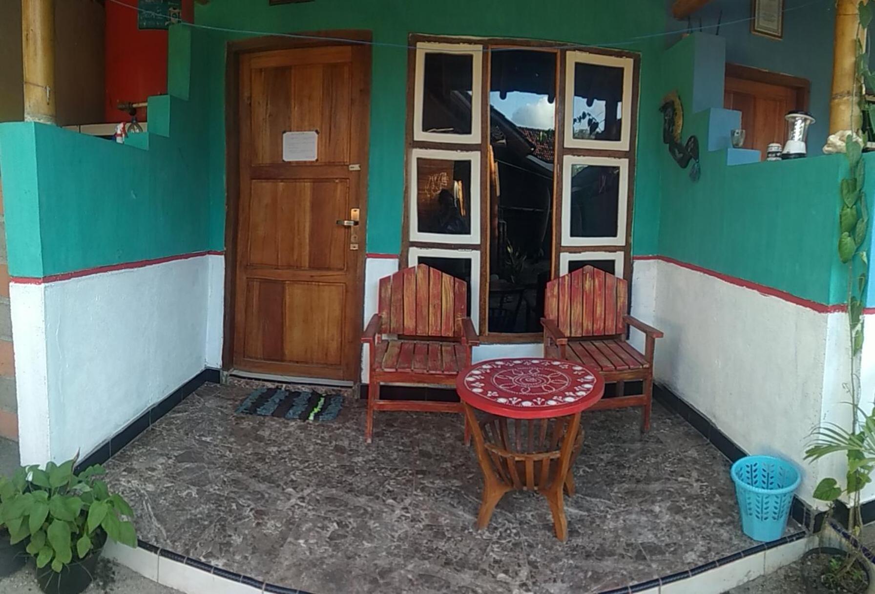 Kalak Harry'S Ocean House Watukarung Homestay חדר תמונה