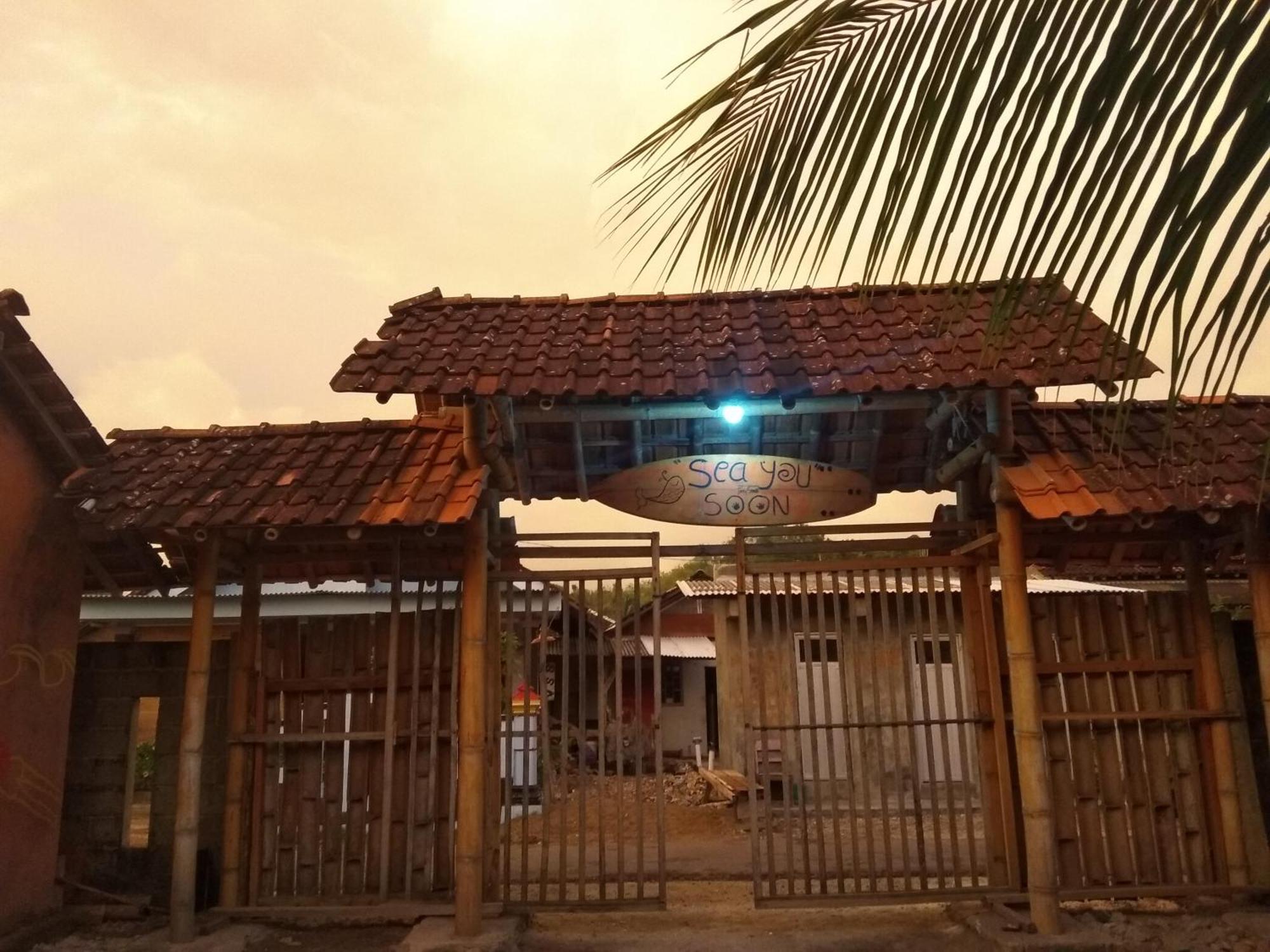 Kalak Harry'S Ocean House Watukarung Homestay מראה חיצוני תמונה