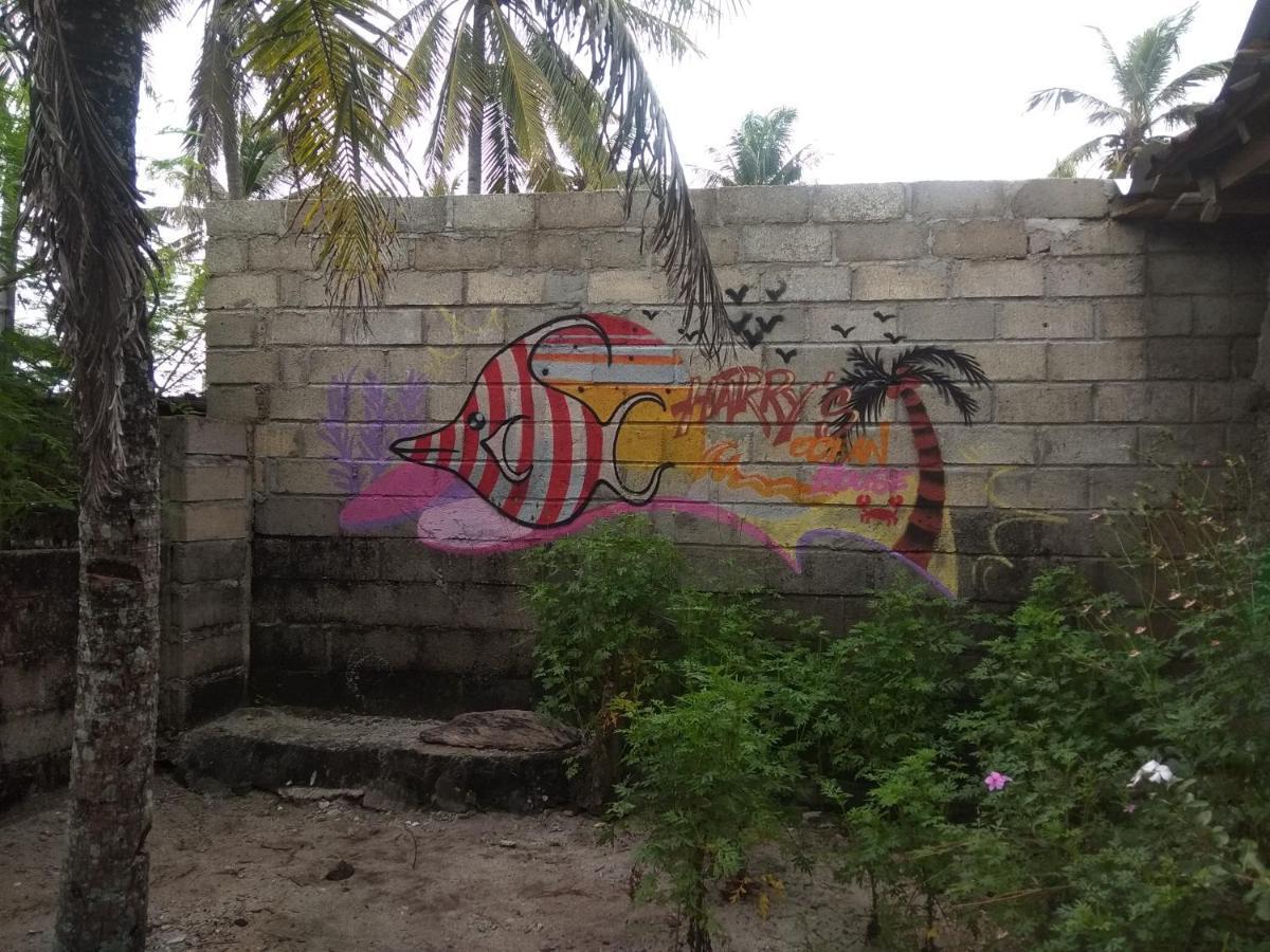 Kalak Harry'S Ocean House Watukarung Homestay מראה חיצוני תמונה
